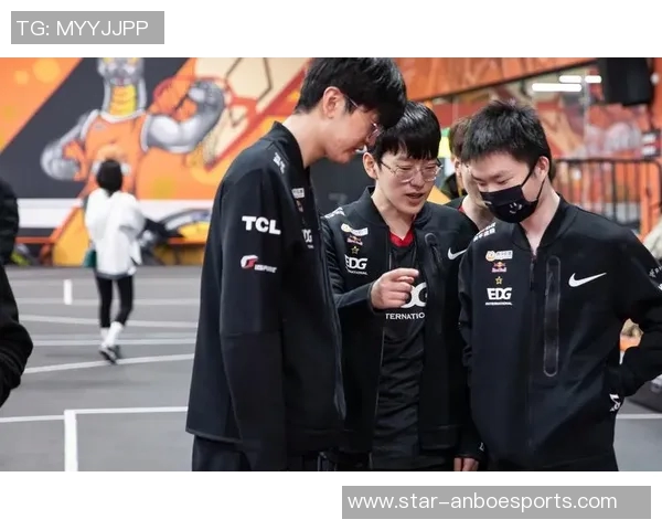 EDG战队在和平精英赛事中的进攻策略与战术分析解读 EDG战队在和平精英赛事中的进攻策略与战术分析解读